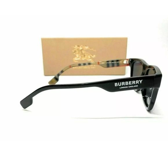Burberry Women´s Black and Grey Sunglasses!